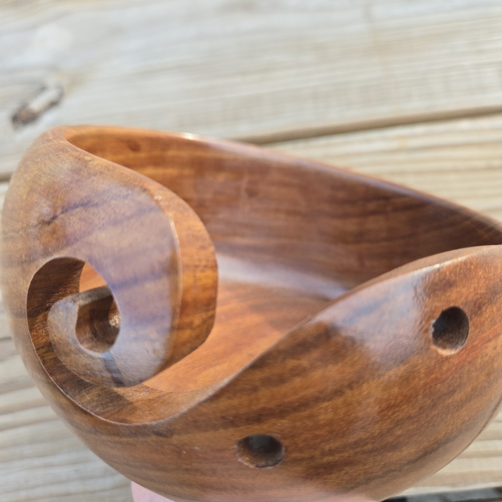 Hand carved wood bowl, small size yarn bowl wooden yarn bowl, knitting - Picture 11 of 11